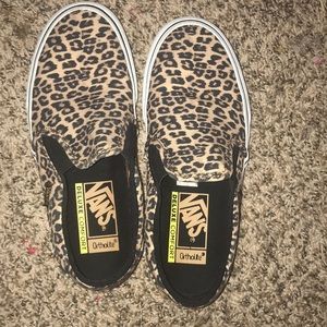 Leopard Vans